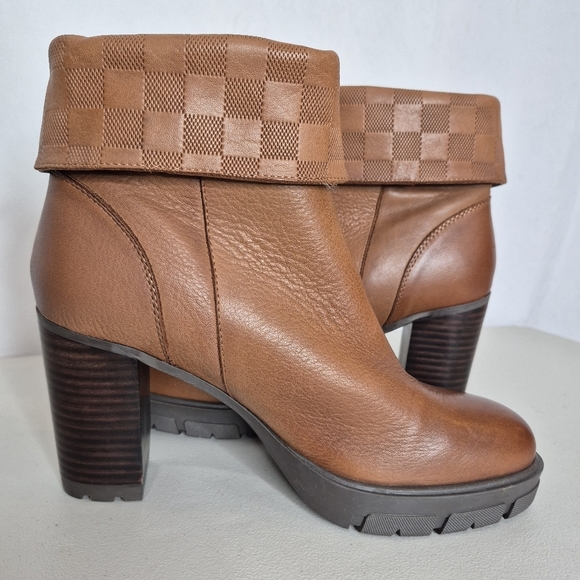 Carmela Collection by Xti Leather Fold-Over Block Heel Boots - Size 9 - Picture 4 of 15